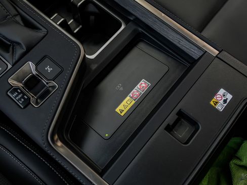 Used 2025 Lexus GX 550 w/ Accessory Package (Z1) image 63