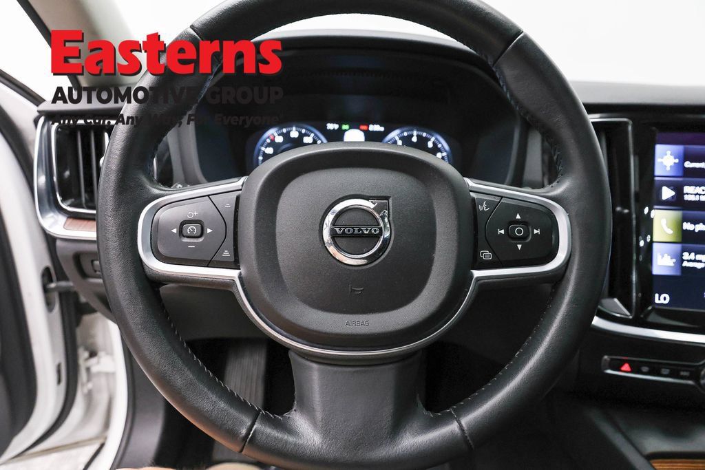 Used 2022 Volvo S60 B5 Inscription FWD image 12