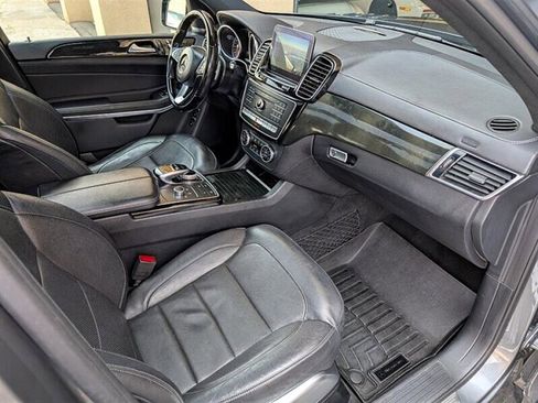 Used 2017 Mercedes-Benz GLS 550 4MATIC image 4
