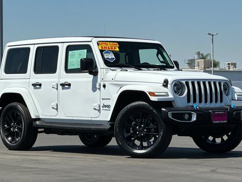 Used 2022 Jeep Wrangler Unlimited Sahara AWD/4WD image 2