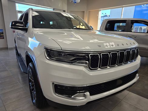 New 2025 Jeep Wagoneer 4WD image 1