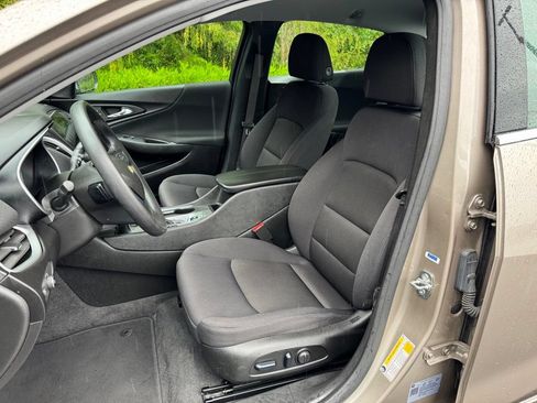 Used 2024 Chevrolet Malibu LT FWD image 9