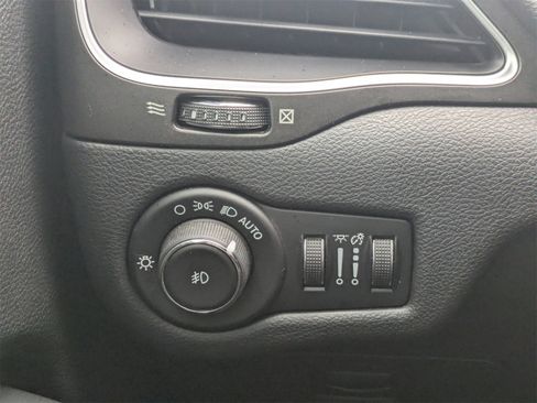 Used 2020 Jeep Cherokee Trailhawk w/ Cold Weather Group image 26