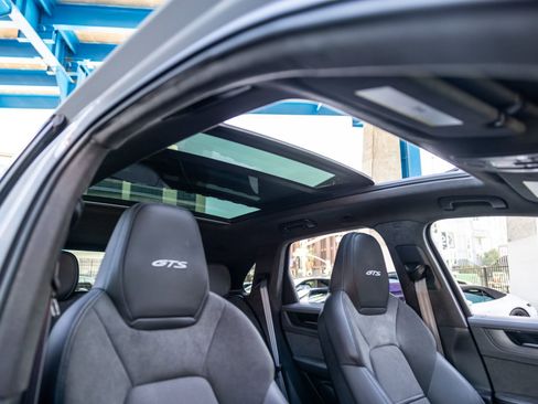 Certified 2025 Porsche Cayenne GTS AWD/4WD image 67