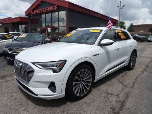 Used 2019 Audi e-tron Prestige w/ Prestige Package AWD/4WD image 1