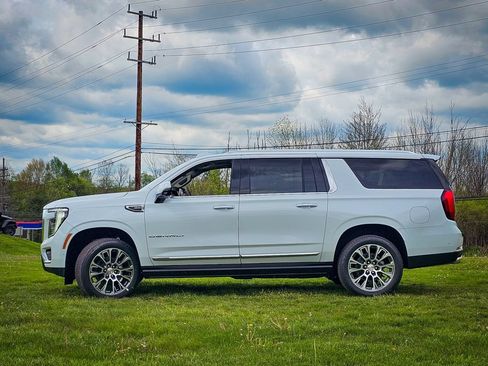 New 2026 GMC Yukon XL Denali w/ Denali Reserve Package AWD/4WD image 6