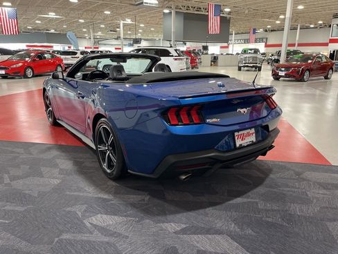 Used 2024 Ford Mustang Premium image 5