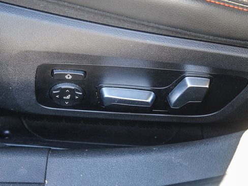 Used 2019 BMW 330i Sedan w/ Premium Package image 21