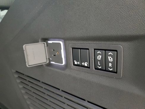 New 2026 Chevrolet Suburban Z71 w/ Comfort Package image 34