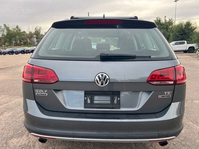 Used 2017 Volkswagen Golf Alltrack SE AWD/4WD image 4