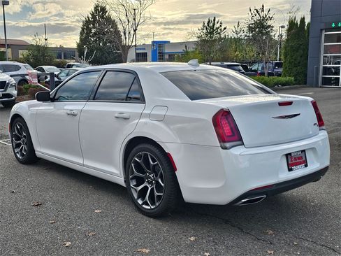 Used 2017 Chrysler 300 S image 7