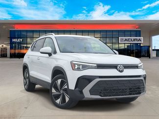 Used 2025 Volkswagen Taos SE video 1