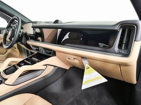 New 2026 Porsche Cayenne Coupe AWD/4WD image 26