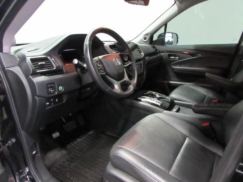 Used 2022 Honda Pilot Touring image 13