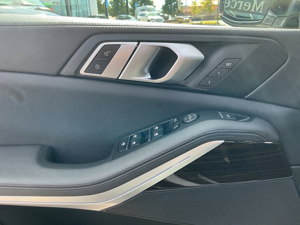 Used 2019 BMW X5 xDrive40i w/ Convenience Package AWD/4WD image 18