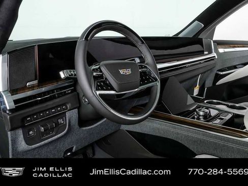 Used 2026 Cadillac Escalade ESV Platinum Sport w/ LPO, ONYX Package AWD/4WD image 3