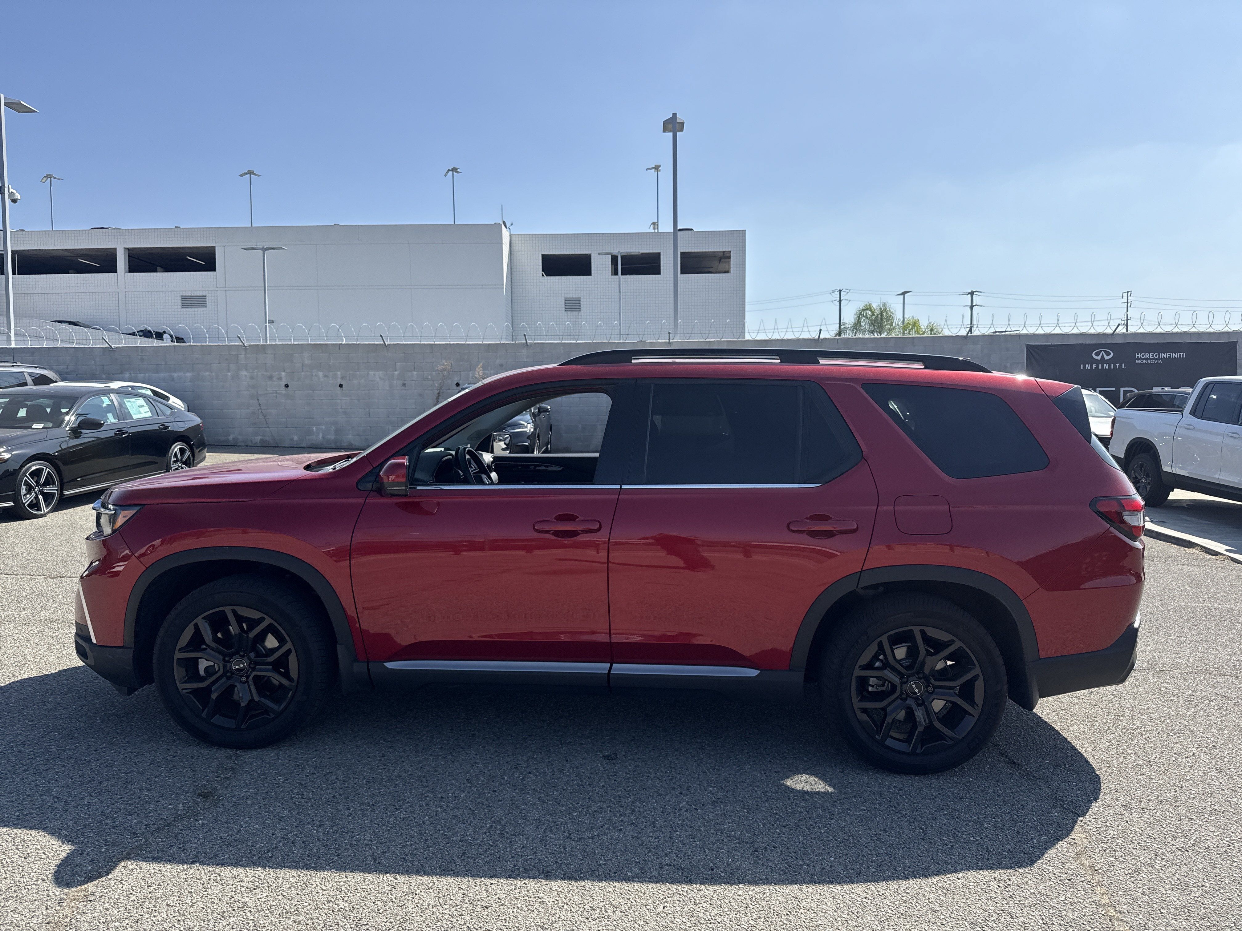 Used 2025 Honda Pilot Touring image 6