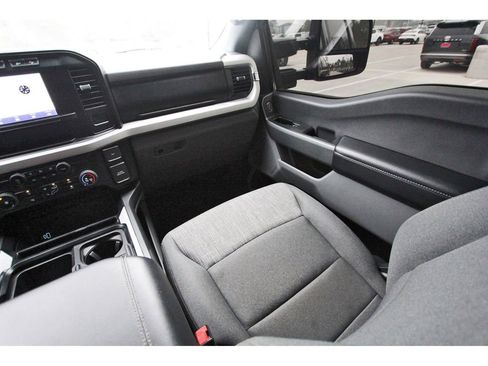 Used 2024 Ford F250 XLT w/ FX4 Off-Road Package image 13
