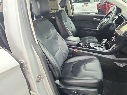 Used 2018 Ford Edge Titanium image 37