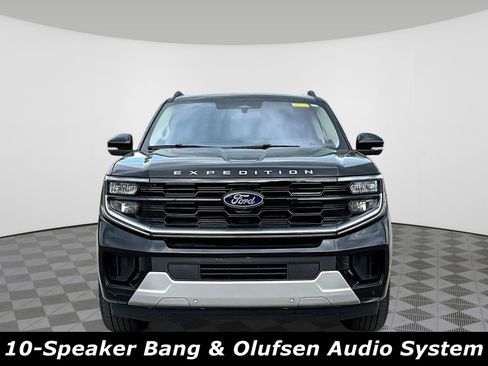 Used 2025 Ford Expedition Platinum AWD/4WD image 2