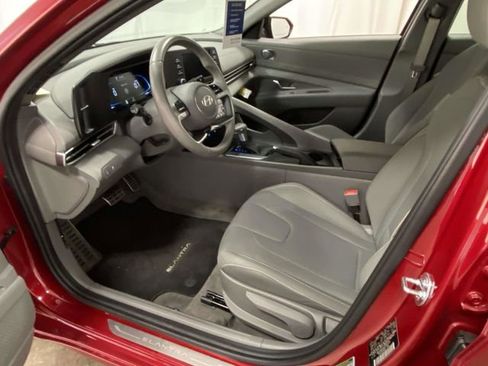 Certified 2025 Hyundai Elantra Sport image 12