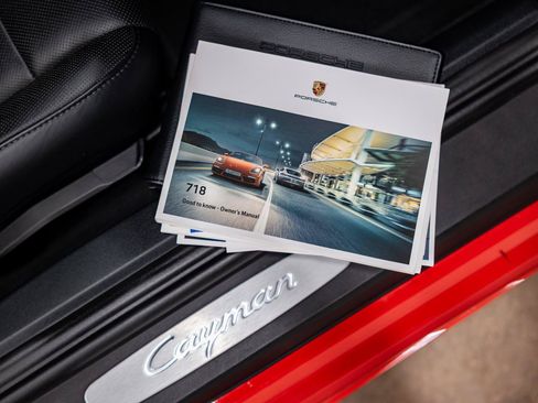 Used 2022 Porsche 718 Cayman RWD image 19