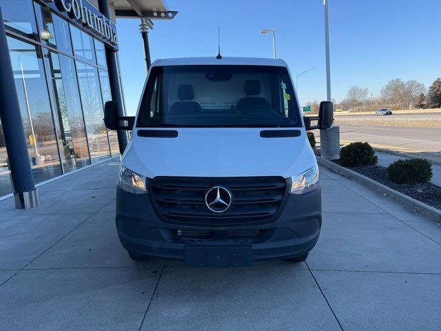 Used 2024 Mercedes-Benz Sprinter 4500 image 2