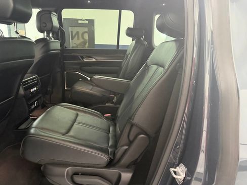 Used 2024 Jeep Wagoneer Series II AWD/4WD image 16
