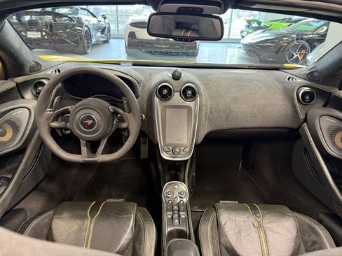 Used 2018 McLaren 570S image 18