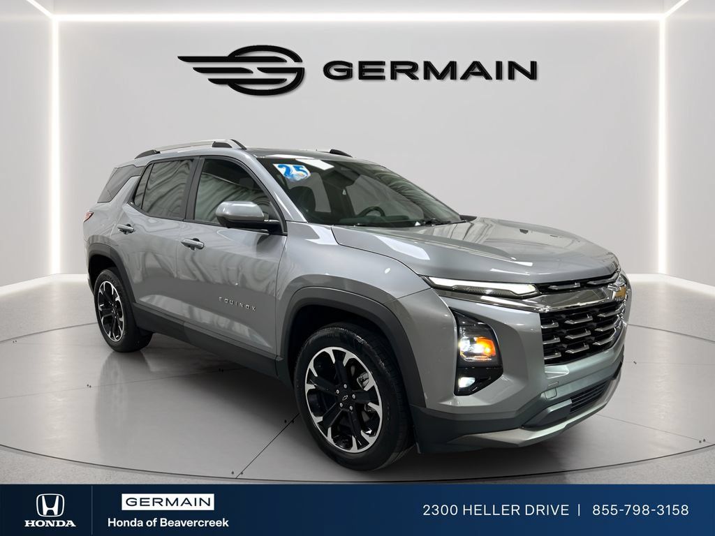 Used 2025 Chevrolet Equinox LT w/ Convenience Package II AWD/4WD image 1