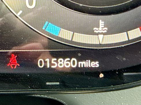 Used 2025 Land Rover Range Rover Sport image 40