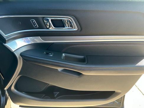 Used 2016 Ford Explorer Sport w/ Equipment Group 401A AWD/4WD image 33