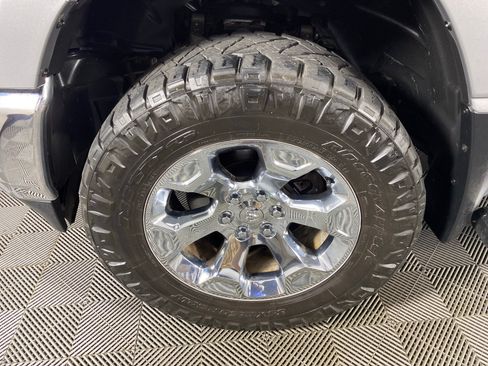 Used 2019 RAM 1500 Big Horn AWD/4WD image 12