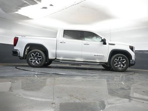 Used 2023 GMC Sierra 1500 SLE image 14