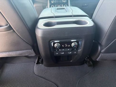 Used 2023 GMC Yukon Denali AWD/4WD image 19