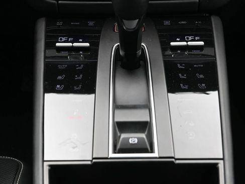 Certified 2024 Porsche Macan S w/ Premium Plus Package image 24