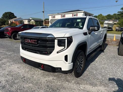 Used 2023 GMC Sierra 1500 AT4 w/ AT4 Preferred Package AWD/4WD image 1