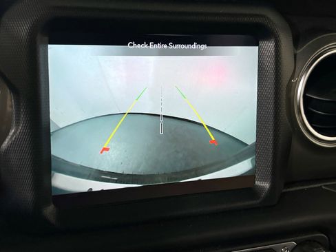 Used 2022 Jeep Wrangler Unlimited Sahara image 14