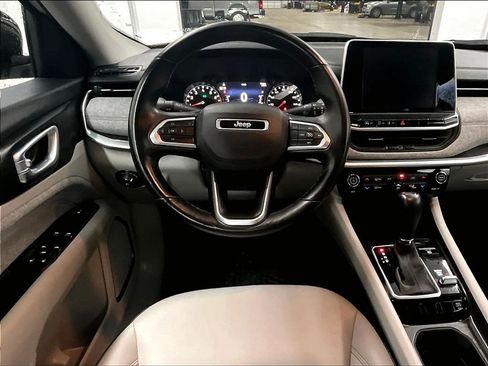 Used 2022 Jeep Compass Latitude w/ Convenience Group AWD/4WD image 17
