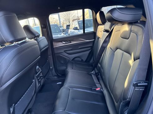 New 2025 Jeep Grand Cherokee Limited w/ Black Appearance Package image 31