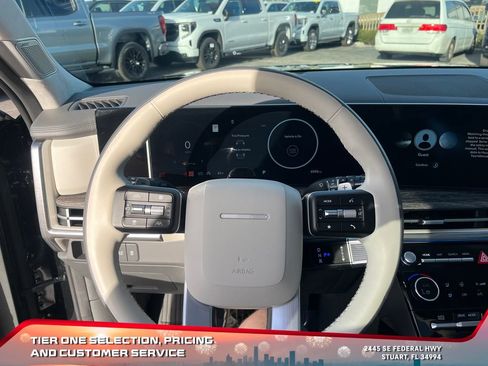 Used 2025 Hyundai Santa Fe Calligraphy image 17