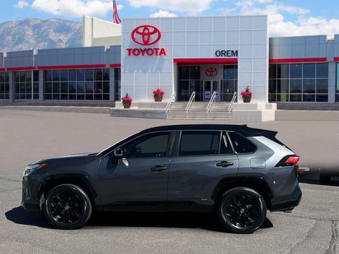 Used 2022 Toyota RAV4 XSE AWD/4WD image 6