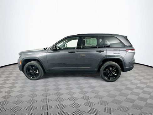 Certified 2023 Jeep Grand Cherokee Altitude AWD/4WD image 7