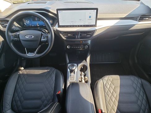 Used 2023 Ford Escape Platinum w/ Premium Technology Package AWD/4WD image 15