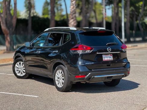 Used 2018 Nissan Rogue SV FWD image 9