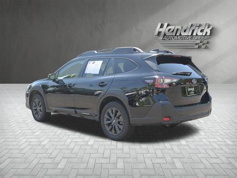 Certified 2025 Subaru Outback Onyx Edition AWD/4WD image 7