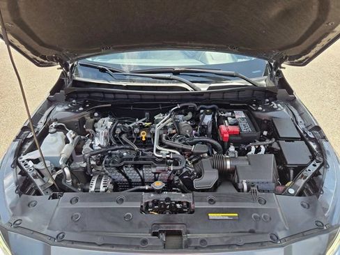 Used 2025 Nissan Altima 2.5 SV FWD image 31