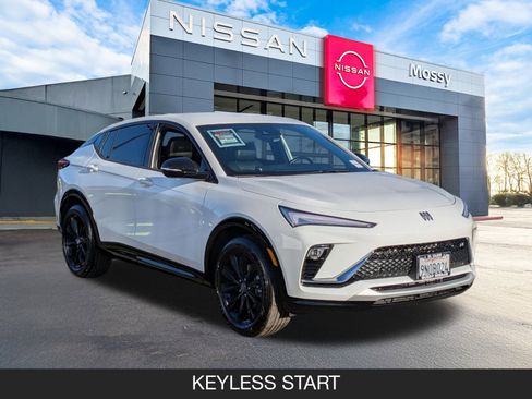 Used 2024 Buick Envista Sport Touring w/ Advanced Safety Package image 2