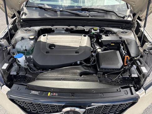 Used 2025 Volvo XC40 B5 Plus w/ Protection Package Premier image 39