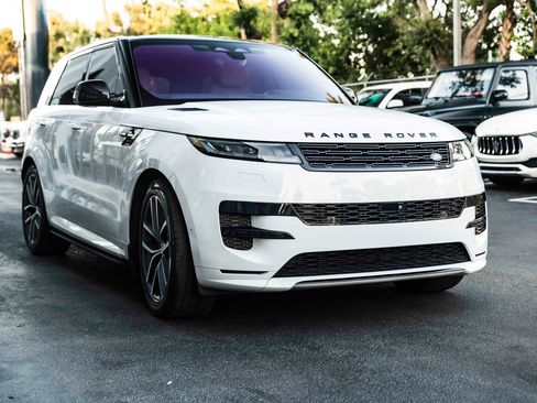 Used 2023 Land Rover Range Rover Sport SE Dynamic AWD/4WD image 5